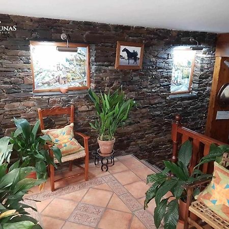Apartamentos Siete Lagunas Тревелес Экстерьер фото