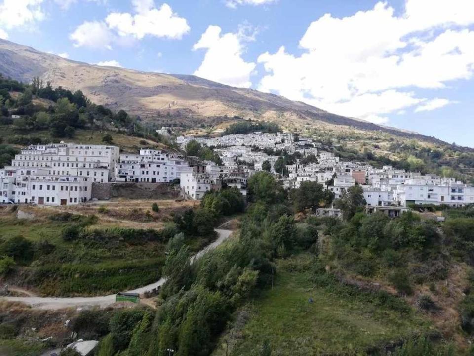 Apartamentos Siete Lagunas Тревелес Экстерьер фото